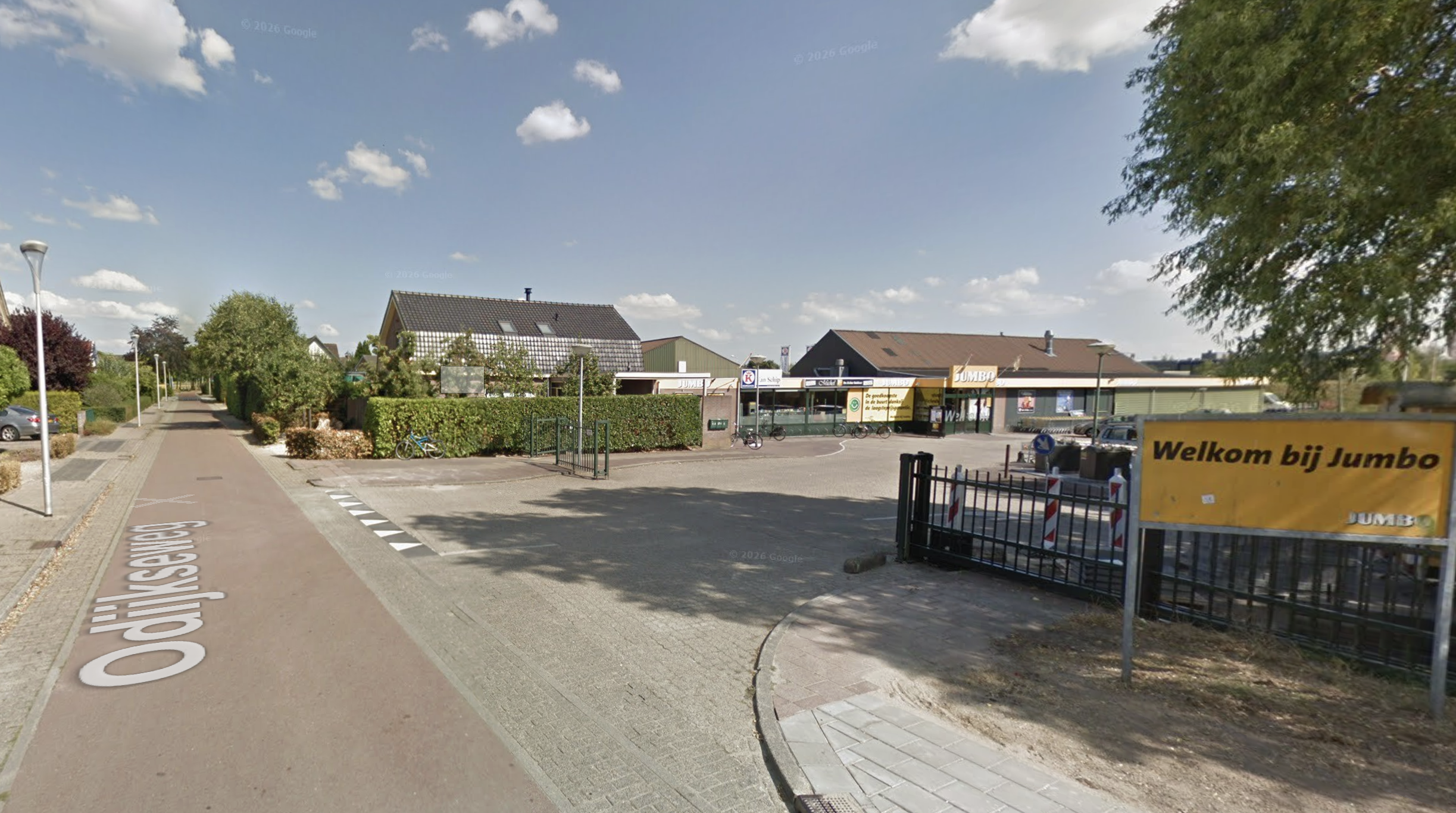 An area of Houten with a Jumbo supermarket