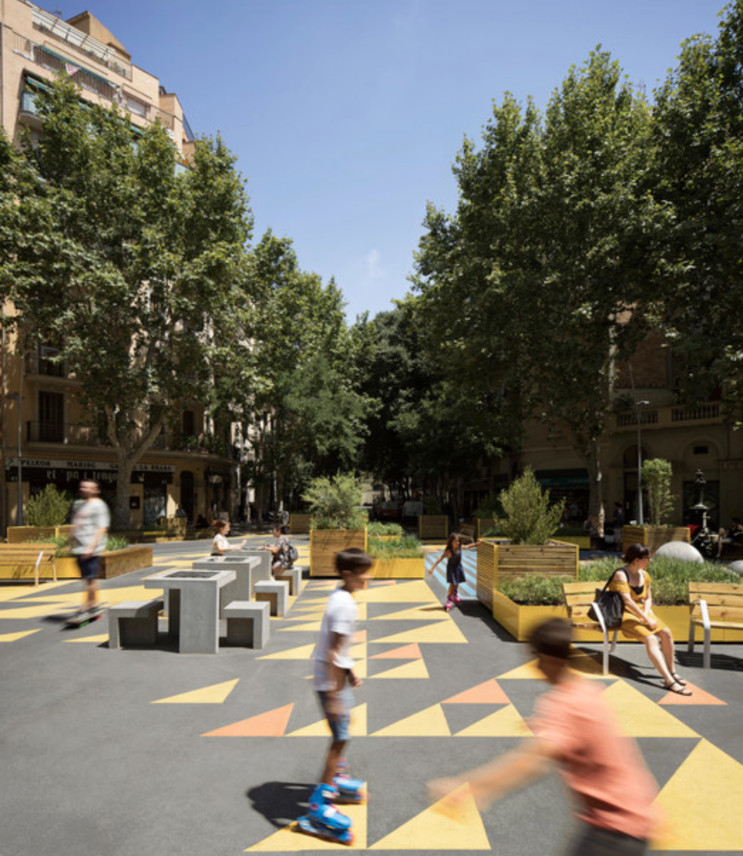 Children in Sant Antoni superblock